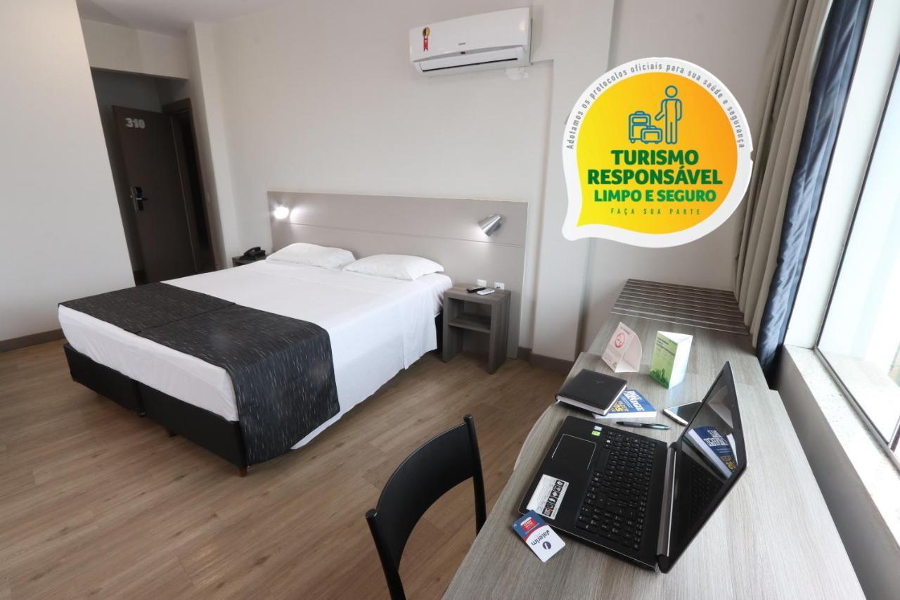 Hotel Valerim Itajai / Navegantes Esterno foto