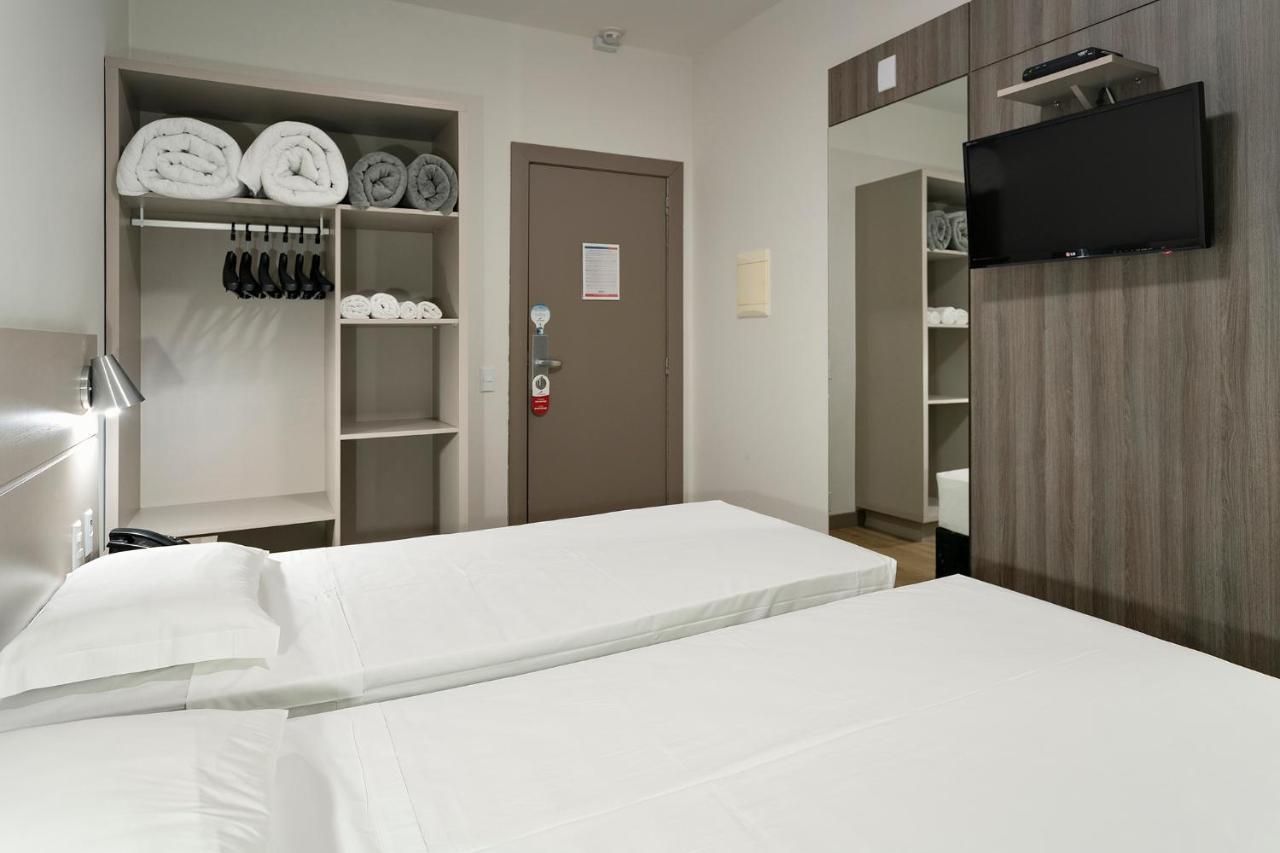 Hotel Valerim Itajai / Navegantes Esterno foto