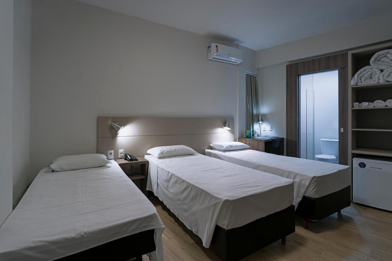 Hotel Valerim Itajai / Navegantes Esterno foto