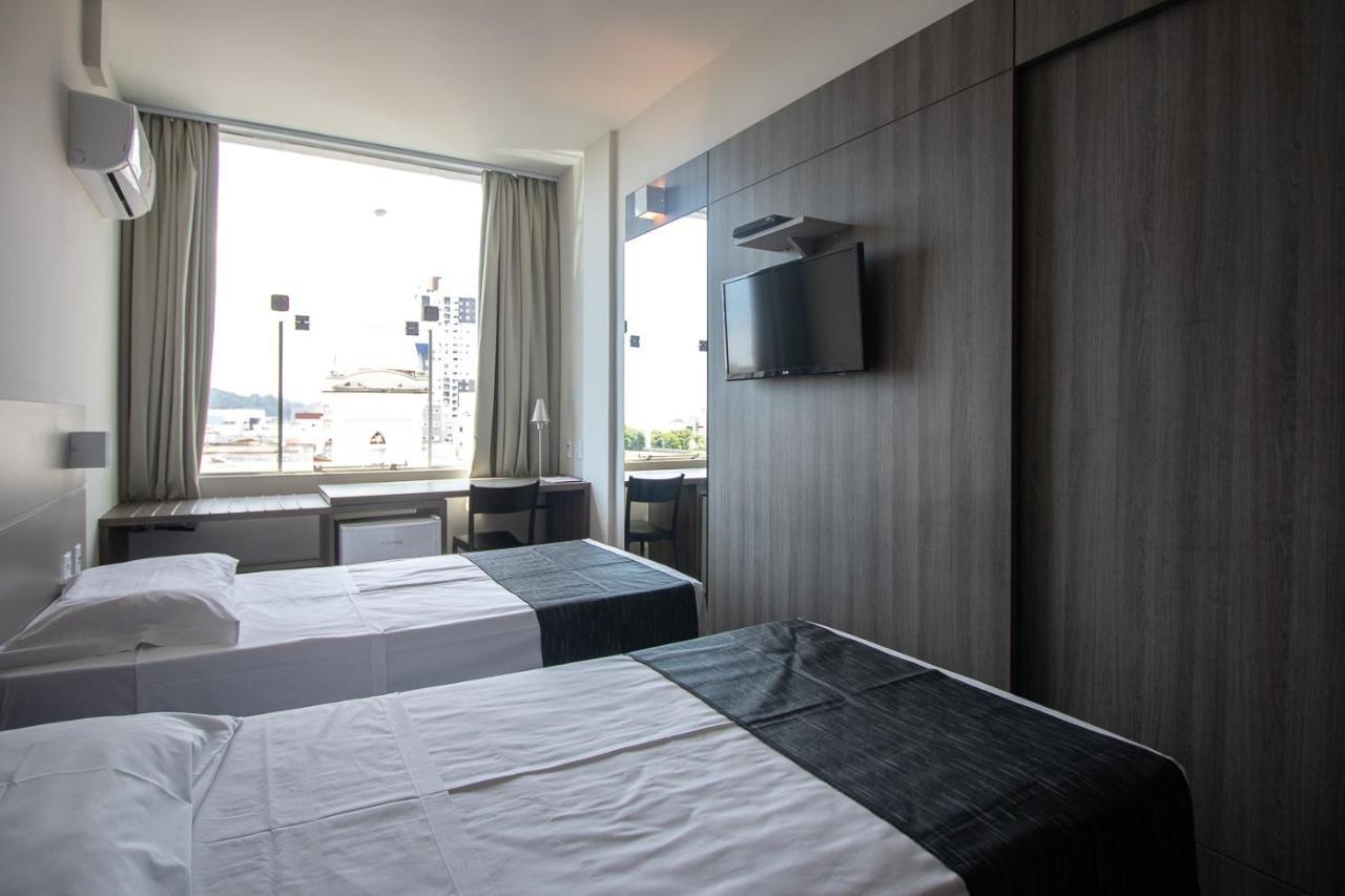 Hotel Valerim Itajai / Navegantes Esterno foto