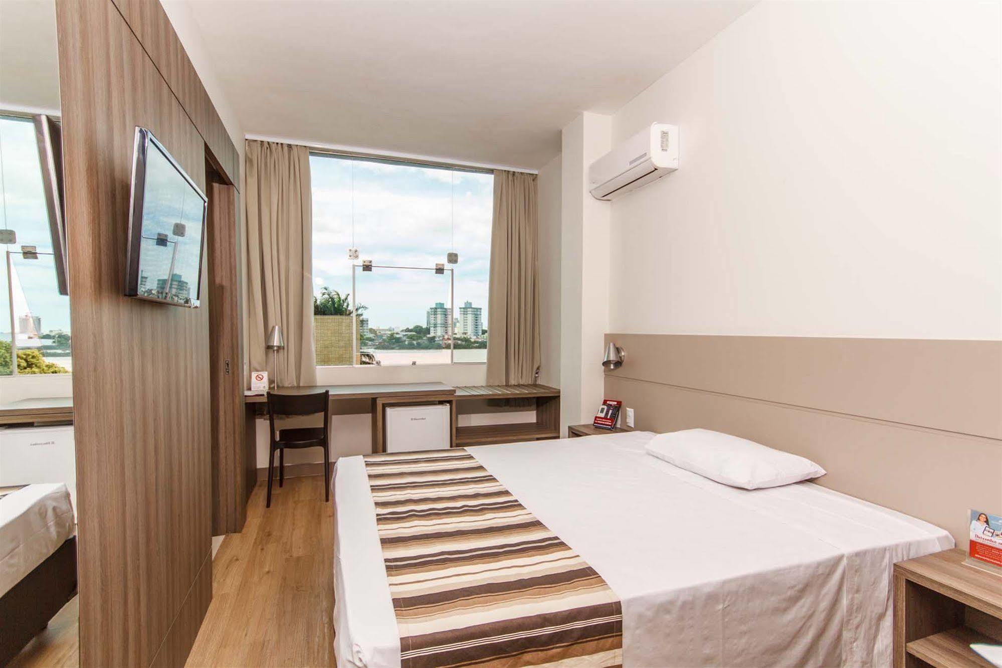 Hotel Valerim Itajai / Navegantes Esterno foto