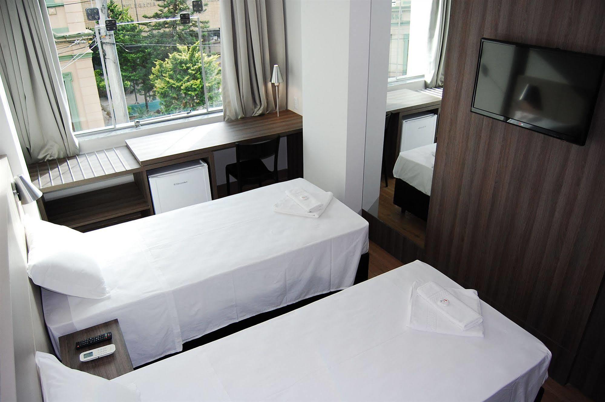 Hotel Valerim Itajai / Navegantes Esterno foto